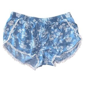 Tinseltown Blue and White Floral Women's Shorts